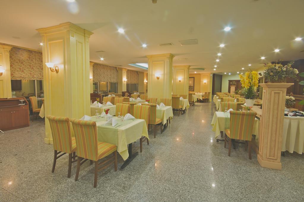 Grand Medya Hotel Стамбул Ресторан фото
